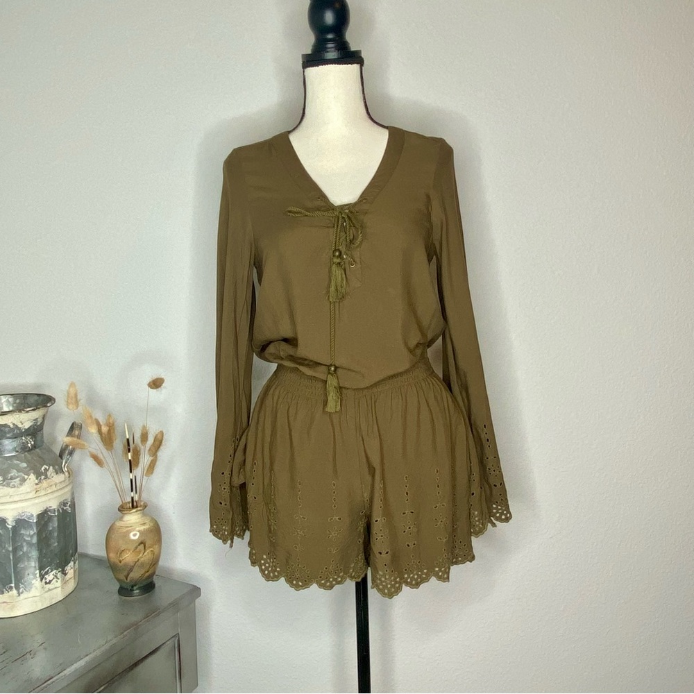 Jessica Simpson Romper With Lace Up Front - Picture 4 of 11